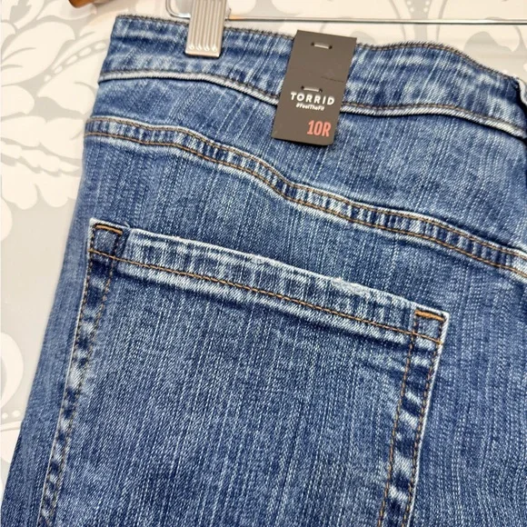 Torrid Distressed High Rise Stretch + Rigid Jeans - Picture 9 of 9